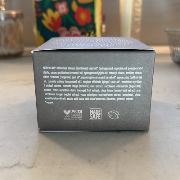 True Botanicals Ginger Cleansing Balm - Picture 4 of 4